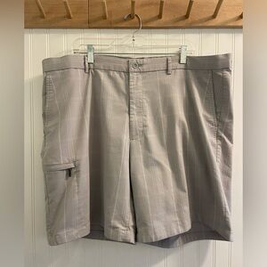 Greg Norman for Tasso Ella Grey White Plaid Golf Shorts 5 Pocket 42